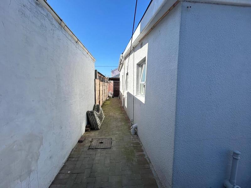 To Let 2 Bedroom Property for Rent in Wynberg Western Cape